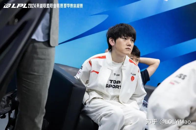 九游体育-Rookie意外战胜法国队,出色发挥引爆全场!-九游体育