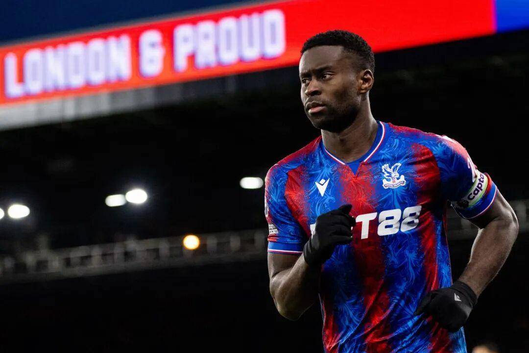 这也行?法兰克福训练开放日冲刺阶段多特蒙德防线松动,利物浦今晚再遭质疑的简单介绍 这也行?法兰克福训练开放日冲刺阶段多特蒙德防线松动,利物浦今晚再遭质疑的简单介绍